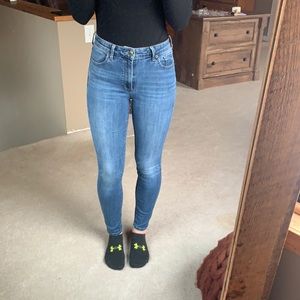 Lucky Brand skinny jeans